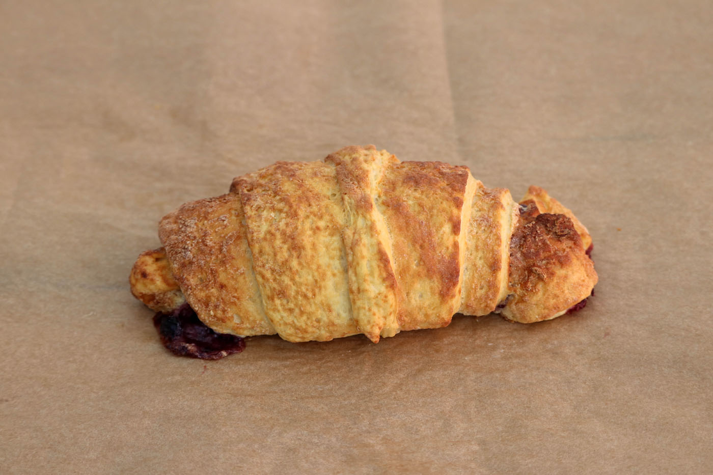 croisant-cu-fructe-de-padure-dolceiannis